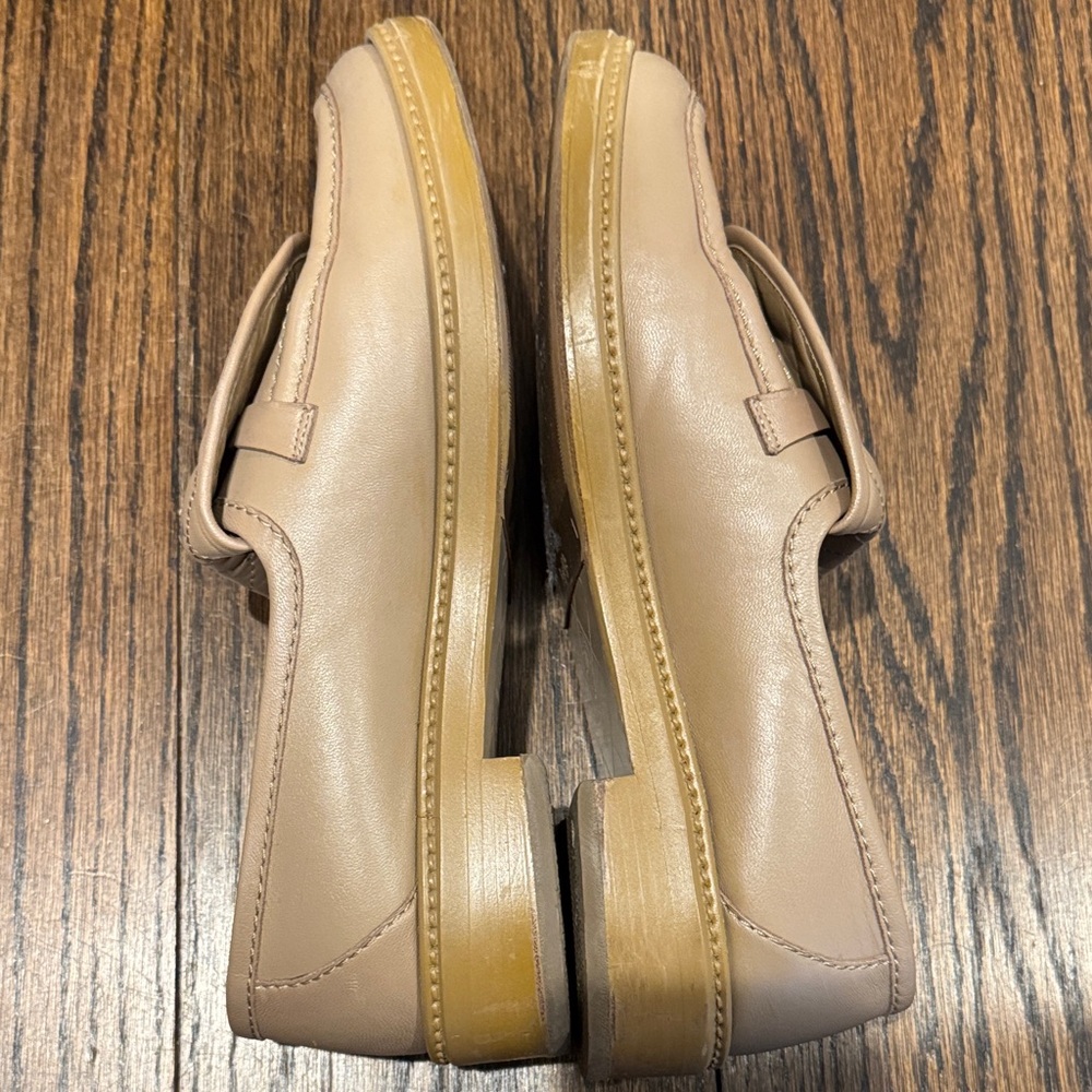 CHANEL Tan Quilted Loafers with Gold Logo turnlock - Picture 6 of 9